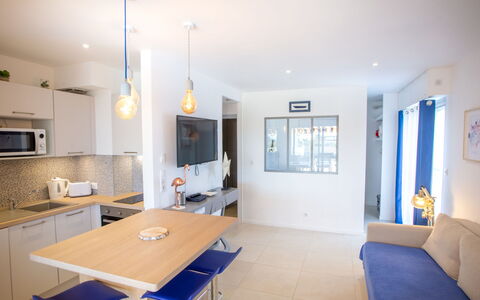 Accommodation:&nbsp;Port de la Gavine 200.25