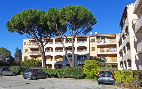 Les Faubourgs Saint Michel: Wohngebiet, Nachbarschaft, Eigentum, Gebäude, Die Architektur, Haus, \Stadt, Grundeigentum, Mischnutzung, Wohnung