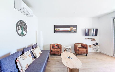 Les Goelands: Mueble, Diseño De Interiores, Piso, Suelo, Pared, Madera, Habitación, Techo, Sofá, Sala