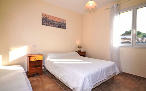 Villa Ballandé: Sol, Sol, Plafond, Appartement, Tache De Bois, Lit, Dur, Parquet, Chambre, Drap De Lit