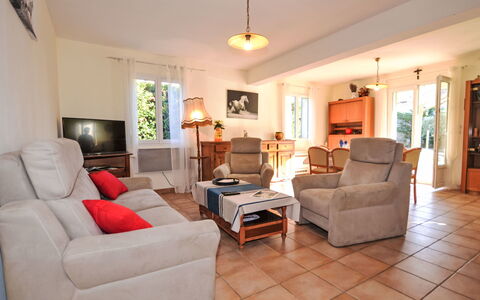 Villa Ballandé: Meubles, Design Intérieur, Sol, Canapé, Sol, Bois, Plafond, Pièce, Salon, Table