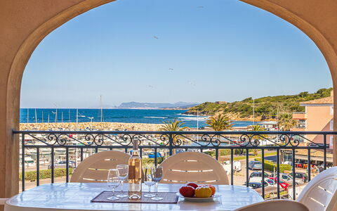 Six Fours la Coudoulière 101: Coast, Resort, Sea, Beach, Balcony, Outdoor Furniture, Shore, Seaside Resort, Chair, Resort Town