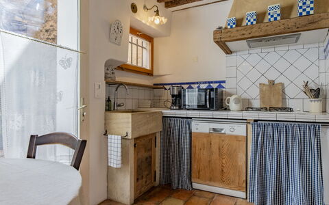 Côté Place: Cabinetry, Proprietà, Mobilia, Controsoffitto, Azzurro, Legna, Cucina, Costruzione, Interior Design, Architettura