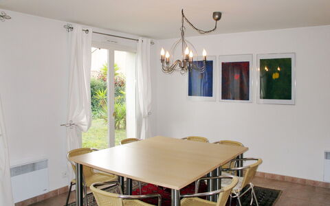 Olivier: Room, Property, Dining Room, Furniture, Table, Ceiling, House, Floor, Building, Interior Design