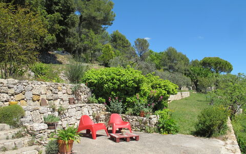 Le Cabanon: Vegetazione, Arbusto, Primavera, Villetta, Giardino, Shade, Backyard, Cortile, Sedia
