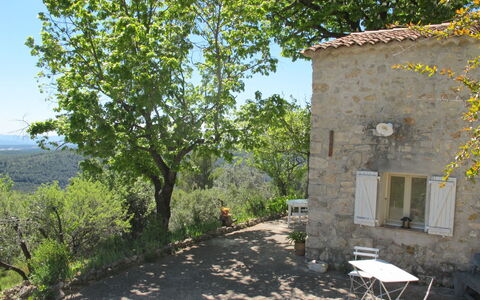 Le Cabanon: Vegetazione, Arbusto, Primavera, Villetta, Giardino, Shade, Backyard, Cortile, Sedia