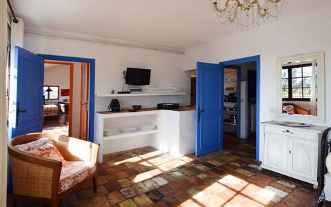 Accommodation:&nbsp;Olive 609.7