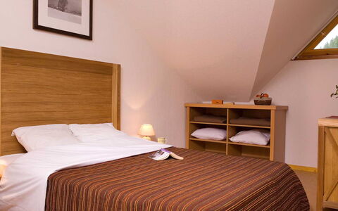 Les Orres 651: Meubles, Propriété, Bâtiment, Confort, Bois, Textile, Éclairage, Design Intérieur, Lampe