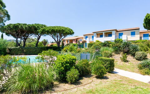 Les Grenadines: Familienauto, Wohnung, Luxus-Fahrzeug, Mittelklasse-Pkw, Parkplatz, Limousine, Kompaktwagen, City Car