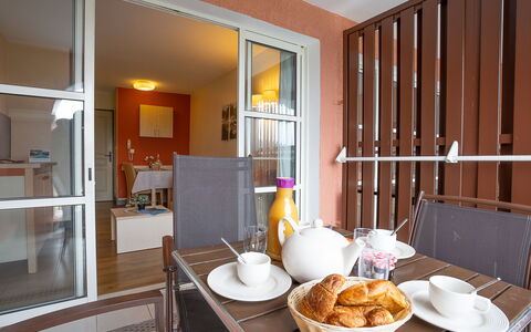 Accommodation:&nbsp;Le Village (C3 217) 400.39