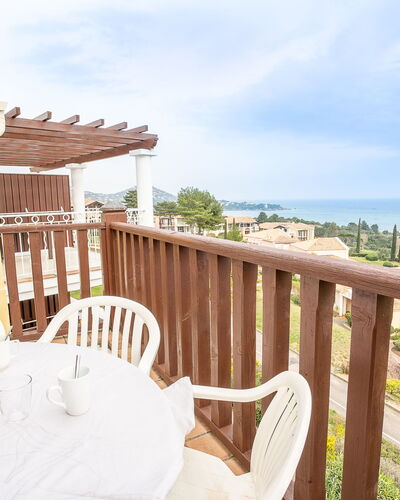 Le Village (C4324) 400.64