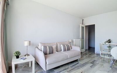 Le Grand Large 173.3: Flooring, Interieur Ontwerp, Verdieping, Meubilair, Hout, Plafond, Bankstel, Kamer, Woonkamer, Verlichting