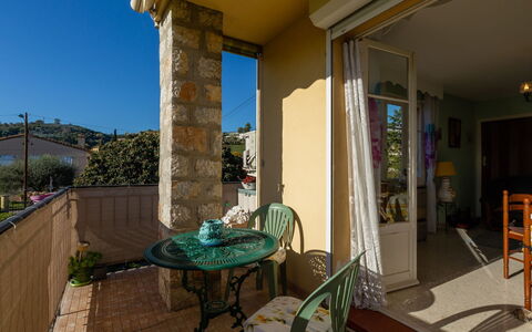 Le Néflier: Cielo, Costruzione, Pianta, Finestra, Albero, Urban Design, Zona Residenziale, Asfalto, Ruota, Manto Stradale