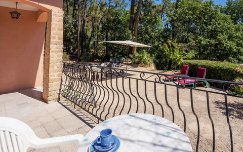 Les Ecureuils: Acqua, Cielo, Pianta, Costruzione, Azzurro, Paesaggio Naturale, Albero, Corpo D'Acqua, Spiaggia, Terreno