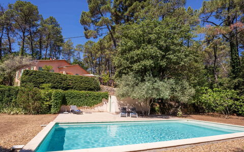 Les Ecureuils: Acqua, Cielo, Pianta, Costruzione, Azzurro, Paesaggio Naturale, Albero, Corpo D'Acqua, Spiaggia, Terreno