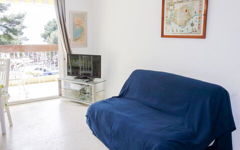 La Calanque D'Or: Möbel, Zimmer, Schlafzimmer, Eigentum, Fussboden, Bettdecke, Bett, Interior Design, Grundeigentum, Haus