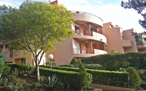 Le Grand Vallon: Barrio Residencial, Propiedad, Edificio, Casa, Barrio, Arquitectura, Bienes Raíces, Casa, Inmuebles, Departamento