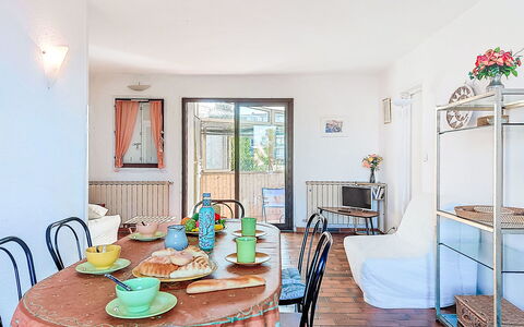 Le Grand Vallon: Mueble, Diseño De Interiores, Silla, Mesa, Piso, Encendiendo, Comedor, Habitación, Suelo, Cocina Y Comedor Mesa