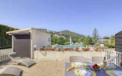 Accommodation:&nbsp;La Madrague D'Azur 160.9