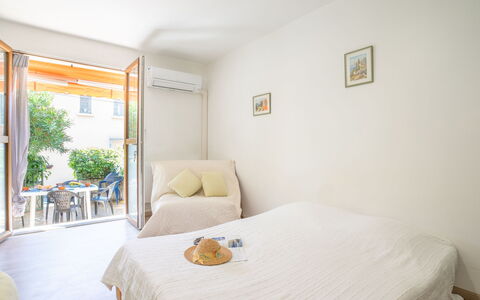 Le Lido: Ejendom, Møbel, Plante, Komfort, Azure, Textile, Indretning, Bygning, Træ