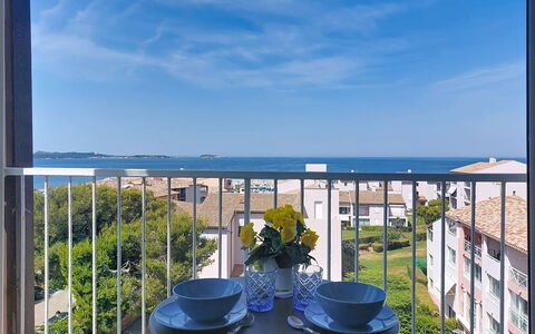 Le Verdon: Balkon, Appartement, Schaduw, Hek, Hotel, Toevlucht