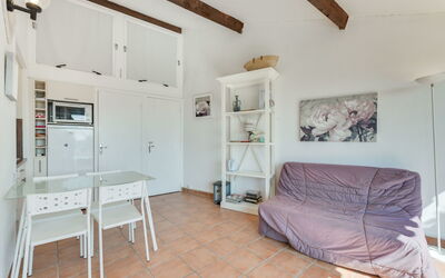 Accommodation:&nbsp;Colline Valmer 600.3