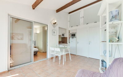 Accommodation:&nbsp;Colline Valmer 600.3