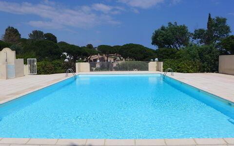 Le Domaine de la Croisette: Swimming Pool, Property, Real Estate, Leisure, Water, Building, House, Home, Sky, Vacation