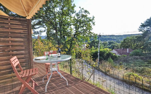 Le Petit Verdillon: Holz, Möbel, Gartenmöbel, Stuhl, Tisch Im Freien, Schatten, Deck, Sonnenlicht, Holzbeize, Veranda