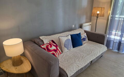 Villa Lerins: Zwembad, Toevlucht, Hotel, Balkon, Badplaats, Badplaats, Tropen, Buitenmeubels, Thermae