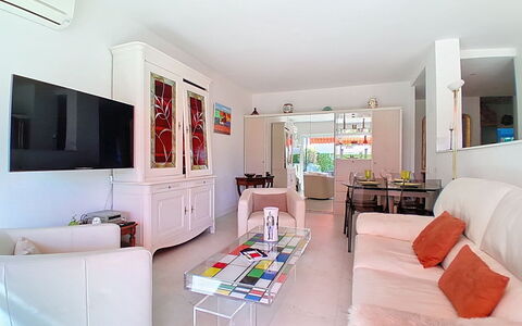 Le Chaville: Wohnung, Eigentumswohnung, Winter, Bergdorf, Schnee