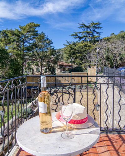 La Maison aux Volets Bleus