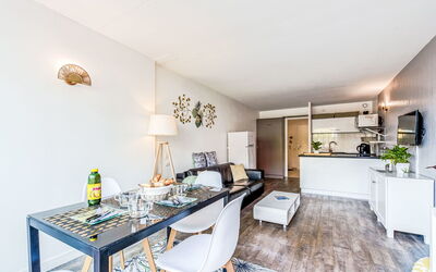 Accommodation:&nbsp;Les Marines 320.10