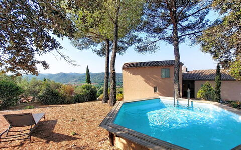 Le Belvédère D'Estelle: Blauw, Zwembad, Samengesteld Materiaal, Schaduw, Toevlucht, Buitenmeubels, Eco Hotel, Waterpartij, Thermae, Villa