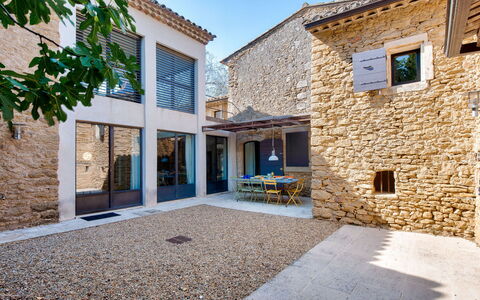 Villa Montagne: Costruzione, Proprietà, Pianta, Cielo, Finestra, Azzurro, Manto Stradale, Shade, Pavimentazione, Paesaggio