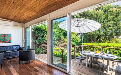 Alojamiento:&nbsp;Font Mourier 101.1