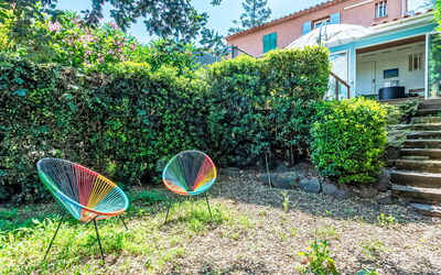 Alojamiento:&nbsp;Font Mourier 101.1