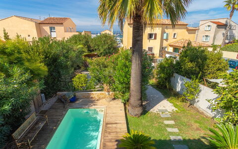 La Maison du Port: Pianta, Costruzione, Cielo, Finestra, Albero, Casa, Lotto, Quartiere, Urban Design, Zona Residenziale