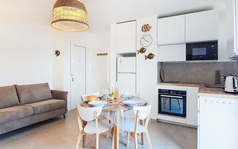 La Seyne sur Mer, les Sablettes 648: Deur, Balkon, Stoel, Buitenmeubels, Werf, Oprit, Kamerplant, Binnenplaats, Gang, Bloempot