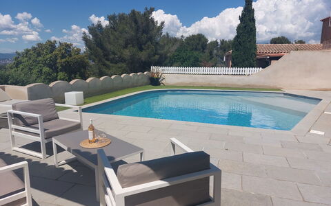 Bleu Azur: Meubilair, Buitenmeubels, Stoel, Zwembad, Samengesteld Materiaal, Schaduw, Beton, Buitentafel, Ligstoel, Patio