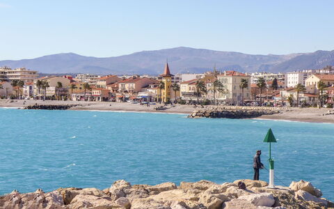 Cagnes Provencal: Himmel, Kyst, Strand, Coastal Og Oceaniske Landskabsformer, Kyst, Hav, Sommer, Fritid, Ferie, Bank