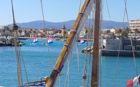 Cagnes Provencal: Blå, Båd, Vandfartøjer, Hav, Både Og Sejlsport - Udstyr Og Materiel, Mast, Sejlbåd, Skibskonstruktion, Ocean