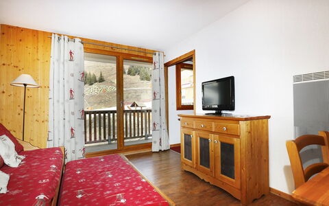 T.bergerie: Cocina, Mostrador, Gabinetes, Diseño De Interiores, Aparato De Cocina, Piso, Mueble, Madera, Electrodoméstico, Techo