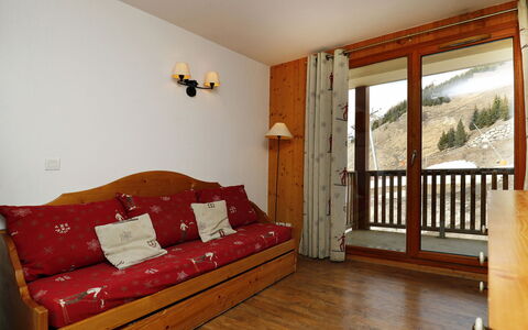 T.bergerie: Cocina, Mostrador, Gabinetes, Diseño De Interiores, Aparato De Cocina, Piso, Mueble, Madera, Electrodoméstico, Techo