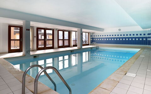 T.bergerie: Cucina, Controsoffitto, Cabinetry, Interior Design, Elettrodomestico Da Cucina, Pavimentazione, Mobilia, Legna, Apparecchio Major, Soffitto