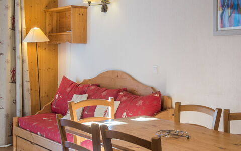 T.bergerie: Cucina, Controsoffitto, Cabinetry, Interior Design, Elettrodomestico Da Cucina, Pavimentazione, Mobilia, Legna, Apparecchio Major, Soffitto