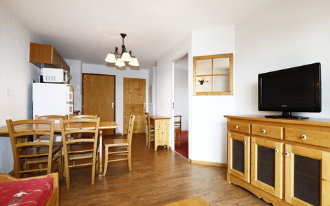 T.bergerie: Cocina, Mostrador, Gabinetes, Diseño De Interiores, Aparato De Cocina, Piso, Mueble, Madera, Electrodoméstico, Techo