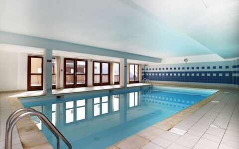 T. Bergerie: Diseño De Interiores, Piso, Mueble, Suelo, Techo, Habitación, Departamento, Recurso, Manchas De Madera, Cama