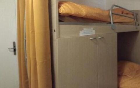 La Foux D'Allos 621: Cocina, Mostrador, Gabinetes, Diseño De Interiores, Aparato De Cocina, Piso, Mueble, Madera, Electrodoméstico, Techo