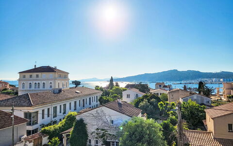 La Croisette: Costruzione, Casa, Zona Residenziale, Cittadina, Casa, Tetto, Quartiere, Estate, Insediamento Umano, Sobborgo